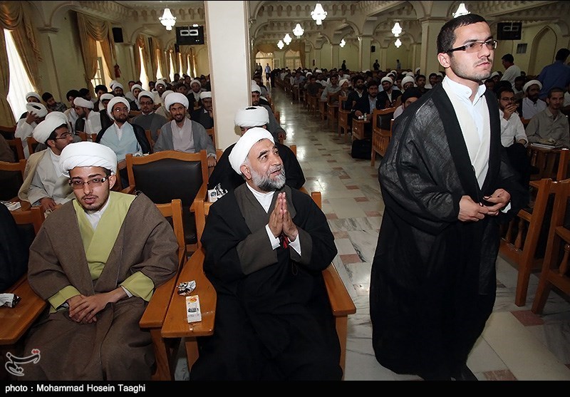 مراسم عمامه گذاری طلاب