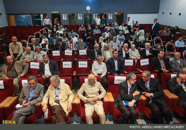 حواشی مراسم نکوداشت۸۰سالگی داوری اردکانی