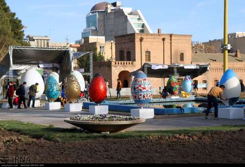 جشنواره تخم‌مرغ‌های رنگی در آستانه نوروز در قزوین +عکس