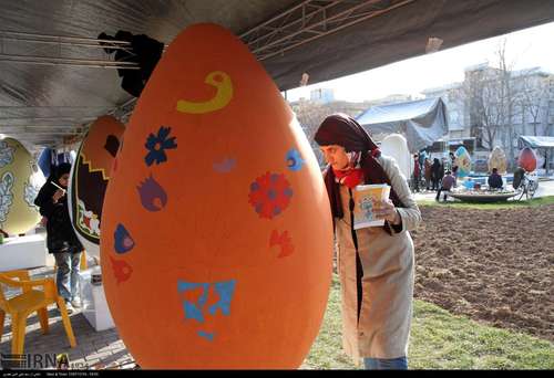 جشنواره تخم‌مرغ‌های رنگی در آستانه نوروز در قزوین +عکس