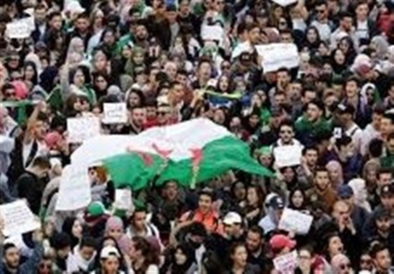 ممنوع الخروج شدن ۱۳۴ نفر در الجزایر؛ تاجر با نفوذ پشت میله‌های زندان