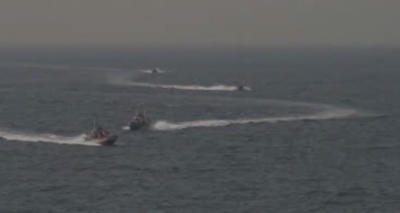 شلیک هشدار به سمت قایق های تندرو سپاه