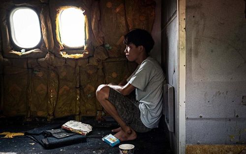 زندگی در گورستان هواپیما‎ +تصاویر