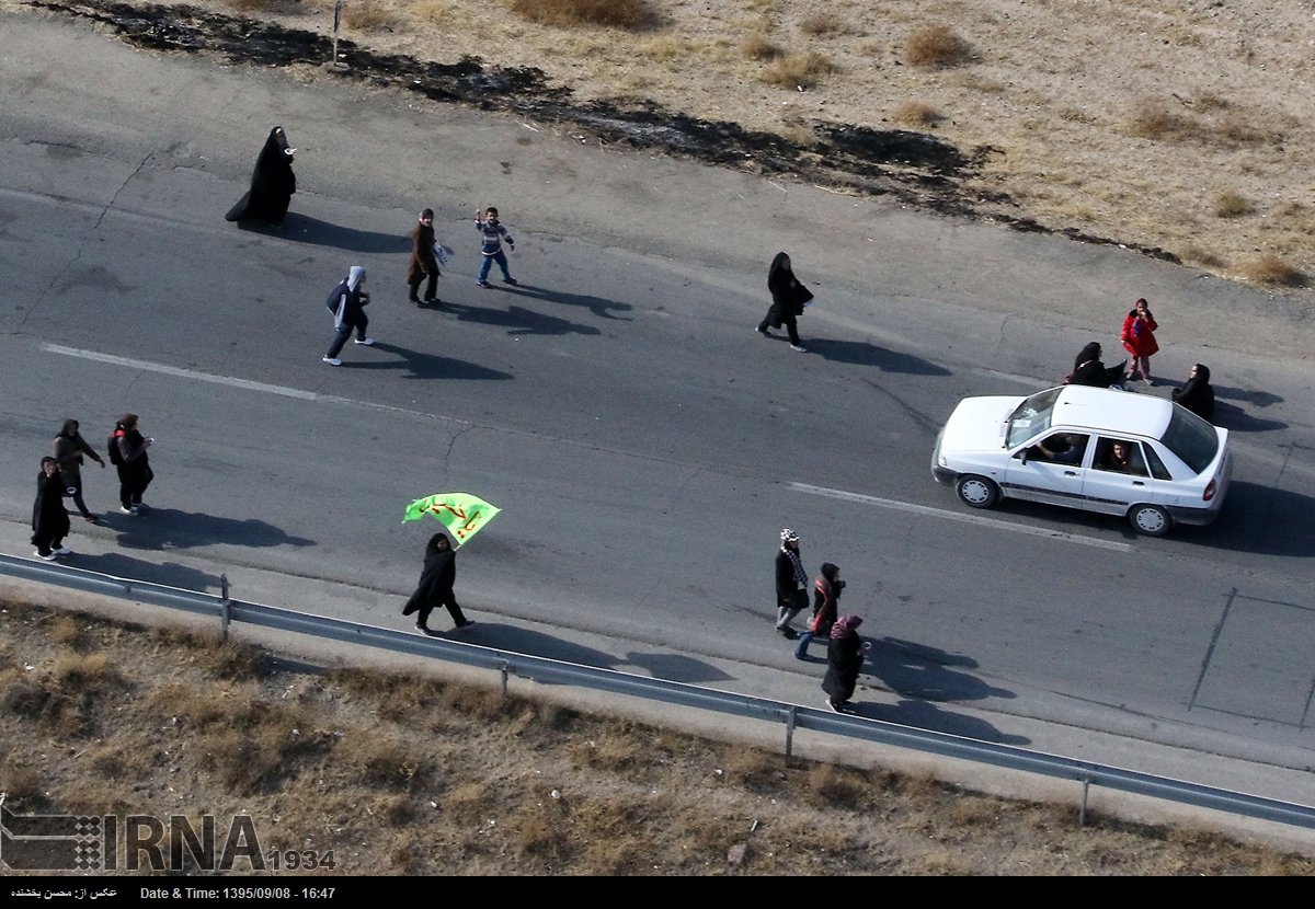 تصاویر هوایی پیاده روی زائران امام رضا (ع)