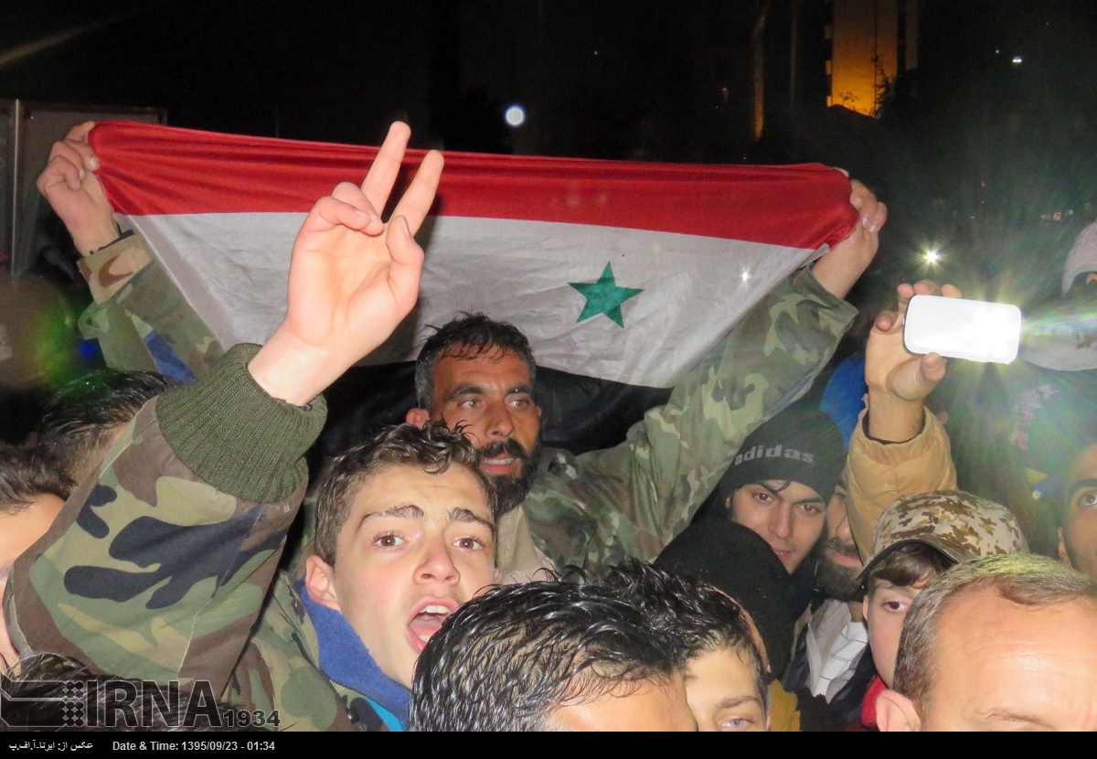 تصاویر / شب شاد مردم حلب پس از شکست تکفیریها