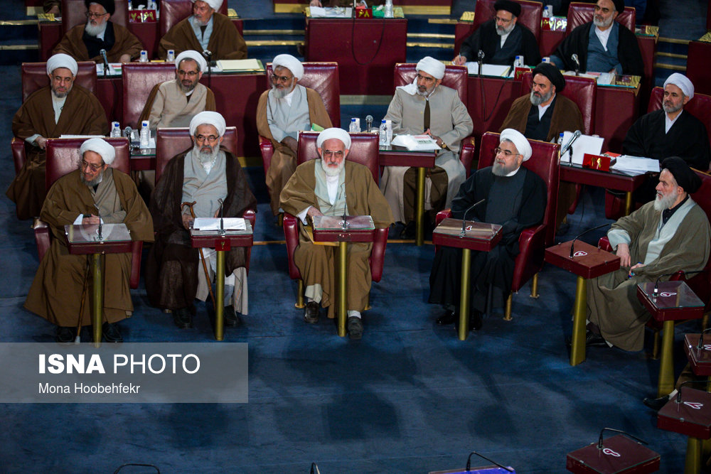 متن و حواشی دومین اجلاسیه رسمی خبرگان در دوره پنجم