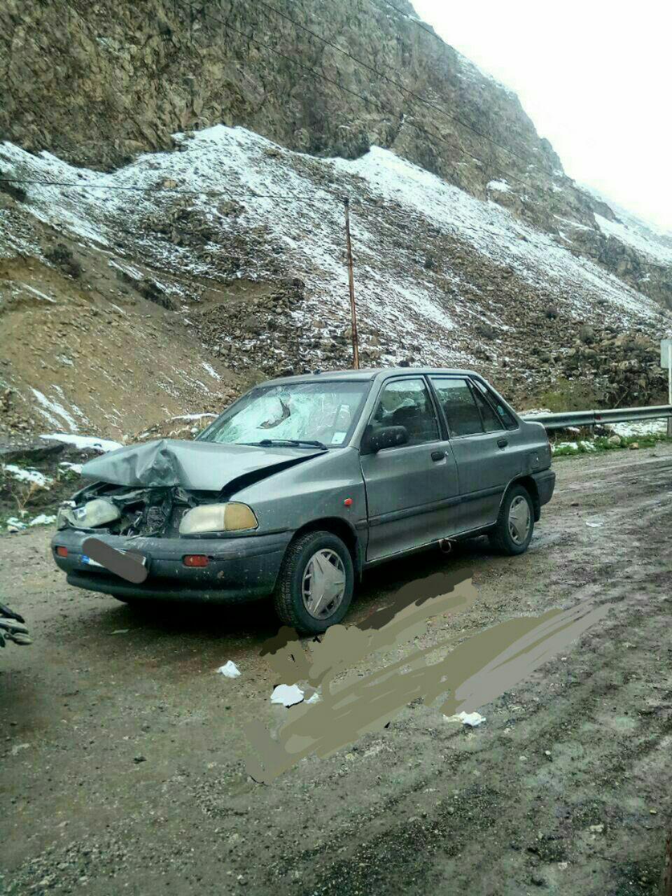 ریزش کوه در جاده هراز حادثه آفرید