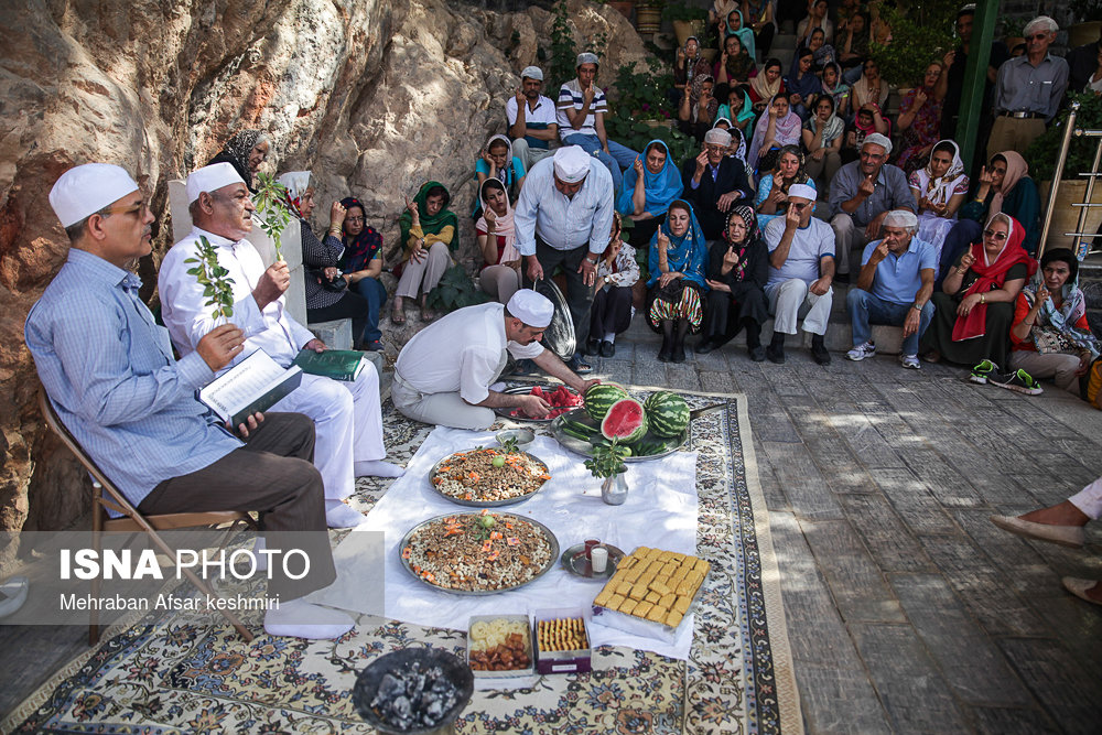 گردهمایی زرتشتیان در زیارتگاه «پیرسبز»