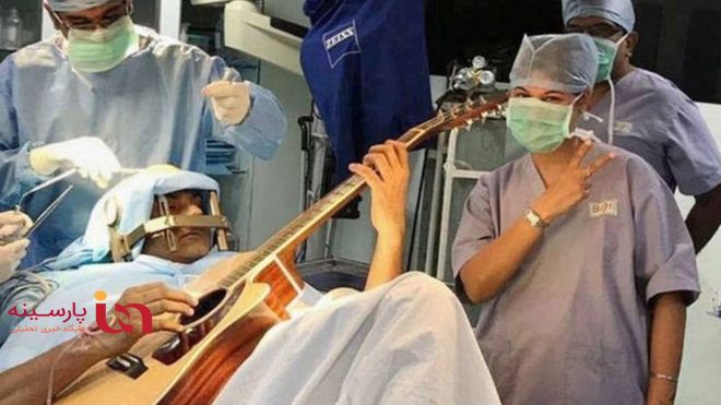 نوازنده هندی هنگام جراحی مغزش گیتار نواخت