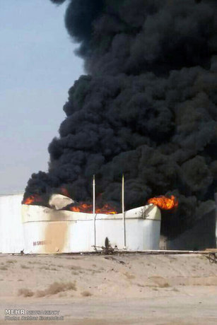 آتش‌سوزی مخزن مواد نفتی در بندرعباس