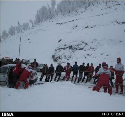 ۴ استان درگیر برف و کولاک/ رهاسازی ۱۰۸ خودرو توسط امدادگران