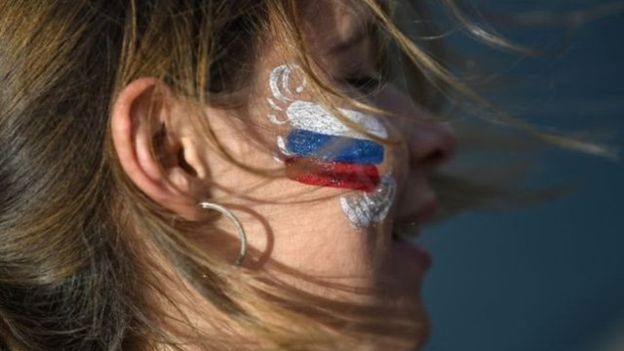 ماجرای تشویق زنان روس به هرزگی در مقابل فوتبالیستها!