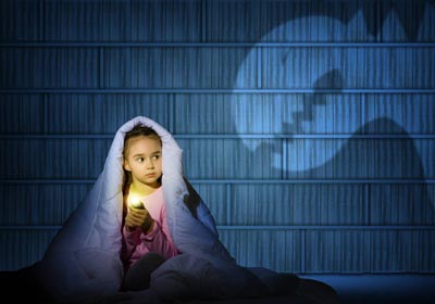 ترس کودکم از تاریکی را چگونه از بین ببرم؟