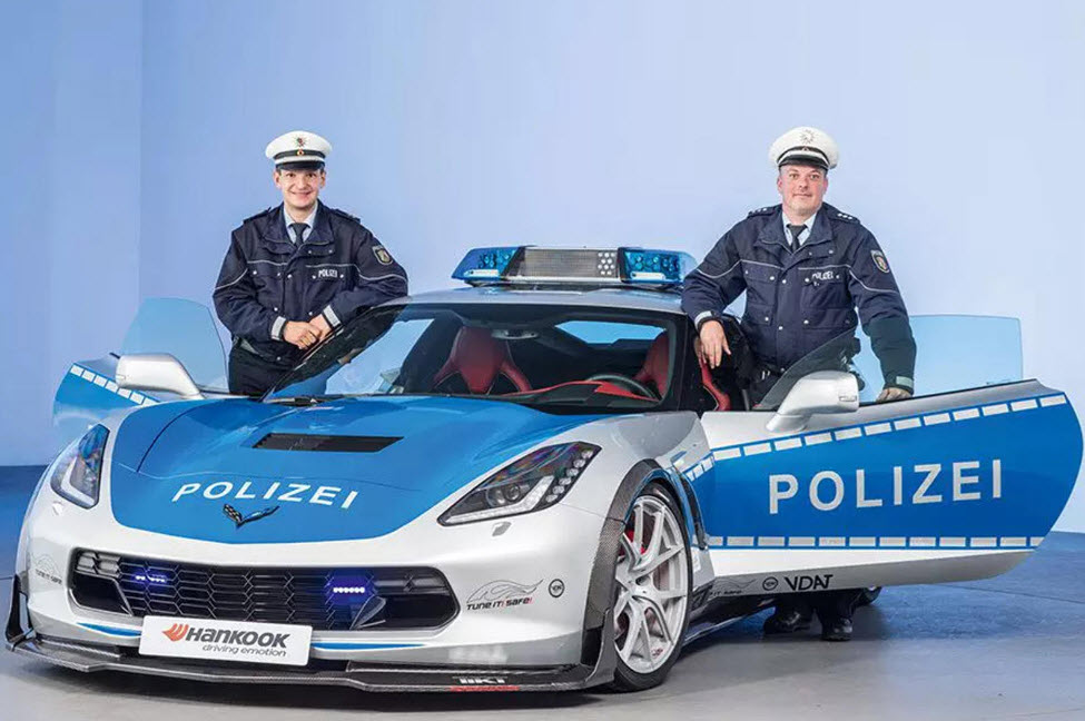 جذاب‌ترین خودرو‌های پلیس متعلق به چه کشوری است؟