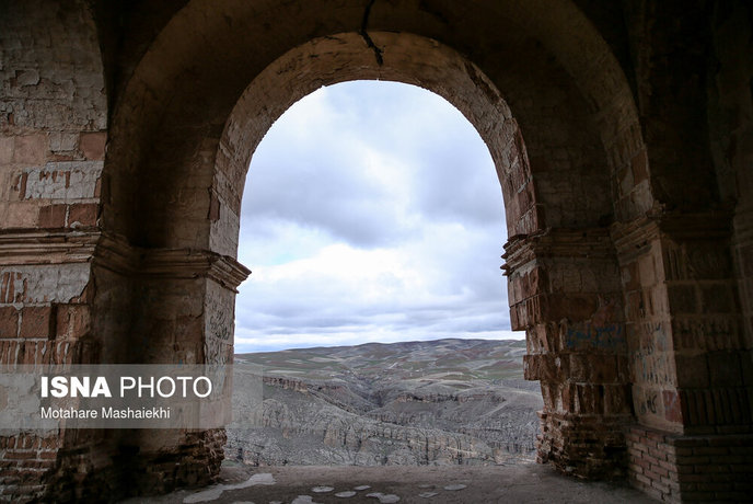 قلعه ضحاک، دژ نظامی بازمانده از دوره پارت+عکس