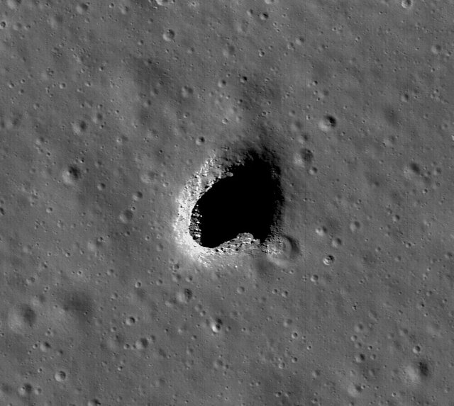 رصد غار‌های مرموز در سطح ماه