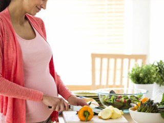 بهترین و بدترین مواد غذایی برای خانم‌های باردار
