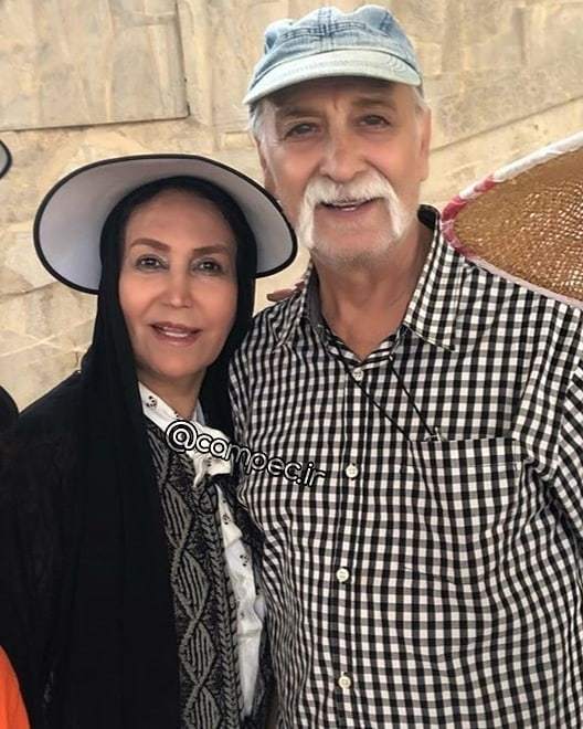 محمود پاک‌نیت در کنار همسر بازیگرش
