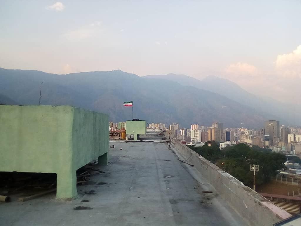 پرچم ایران در پایتخت ونزوئلا به اهتزاز درآمد