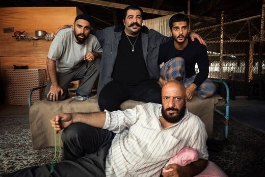 ژست جالب امیر جعفری با دست‌بند در «گشت ارشاد» + عکس