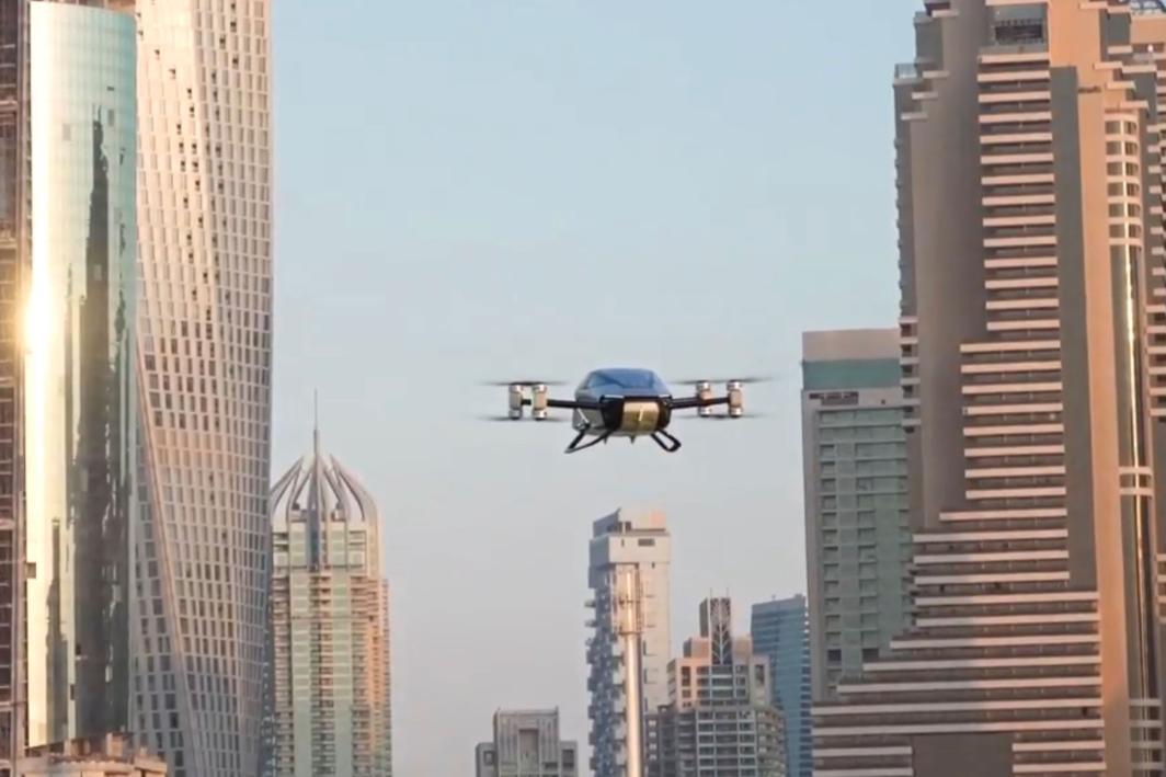 اولین خودروی پرنده تمام برقی