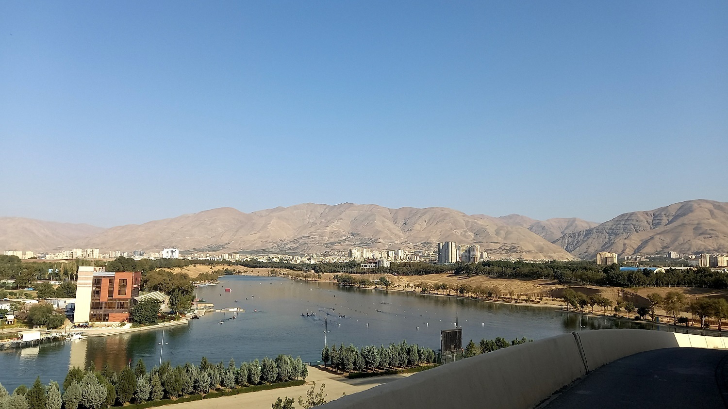 پیامدهای خشک شدن دریاچه آزادی برای مردم تهران چقدر است؟