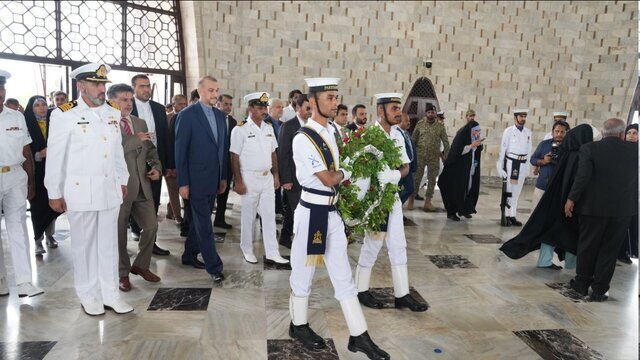 حضور وزیر خارجه در آرامگاه محمدعلی جناح