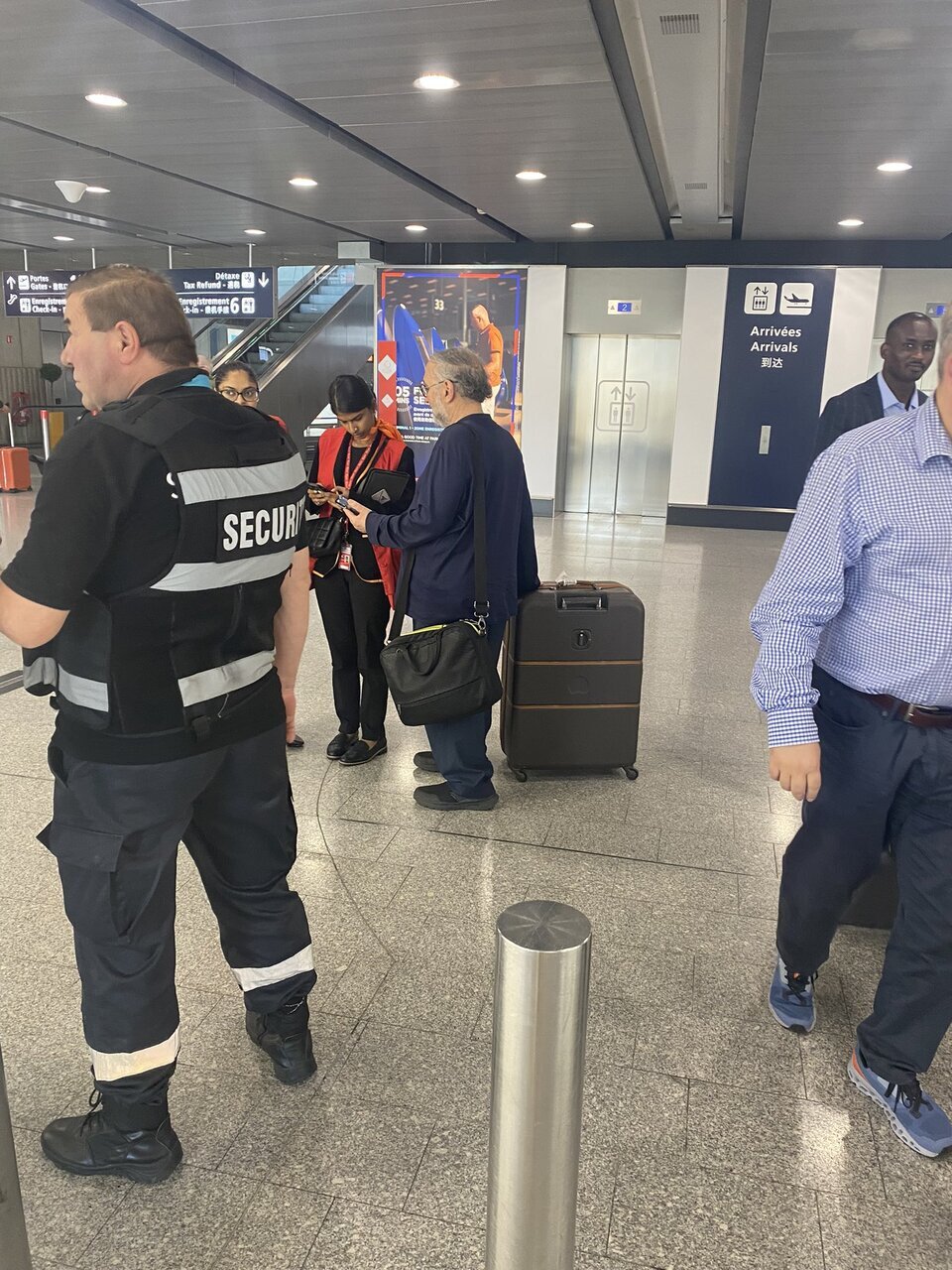 روحانی معروف به فرانسه مهاجرت کرد؟ +عکس