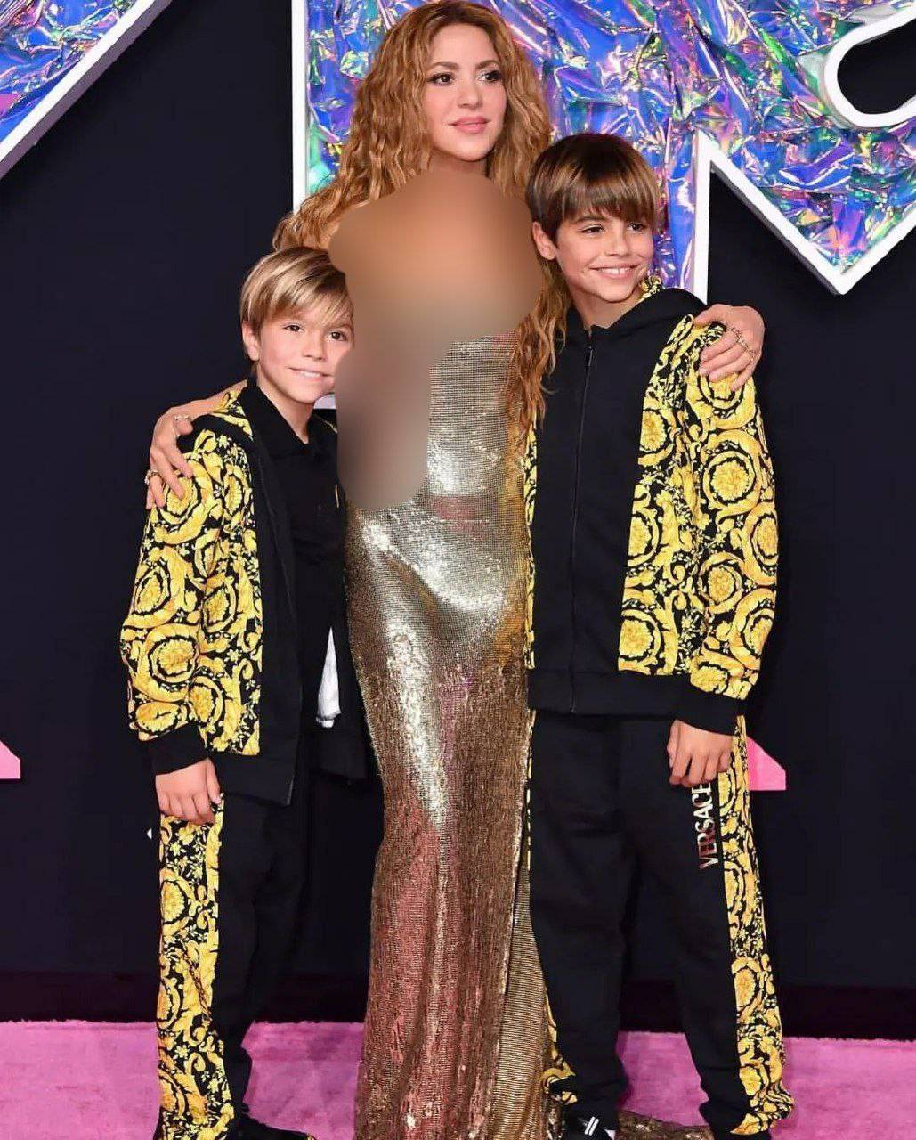 شکیرا همراه پسرانش به مراسم جوایز موسیقی ۲۰۲۳ آمد!