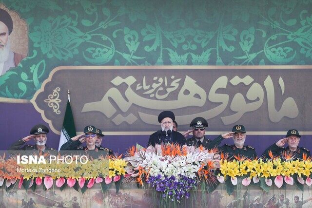 آغاز مراسم رژه نیروهای مسلح در تهران