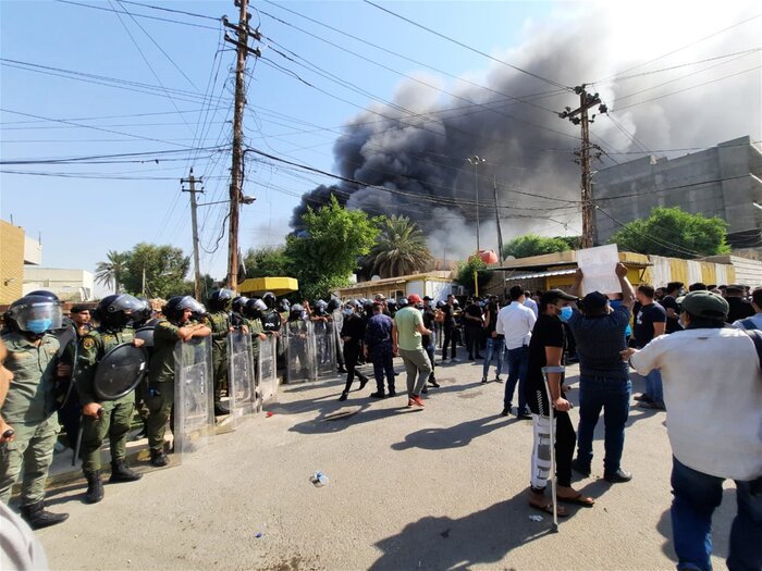 به آتش کشیدن دفتر حزب دموکرات کردستان بعد از تشبیه حشدالشعبی به داعش +عکس