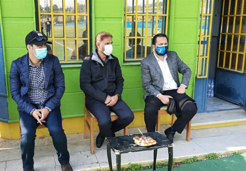 دیدار پدر زن و داماد در زمین فوتبال + عکس