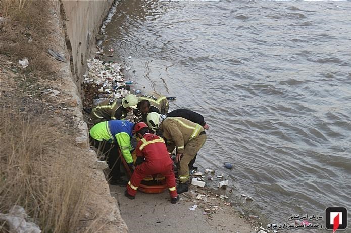 سقوط ۲ مرد به کانال آب در حاشیه بزرگراه امام علی+ تصاویر