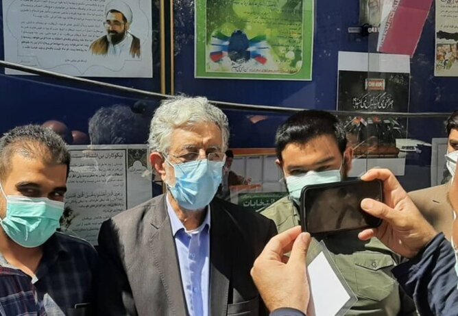 ماراتُن انتخاب هشتمین رئیس جمهور ایران آغاز شد/ صف‌های طولانی در دقایق ابتدایی رأی‌گیری / اتفاقی عجیب در لیست کاندیداهای نهایی انتخابات ریاست جمهوری+ تصاویر، فیلم و حاشیه‌ها
