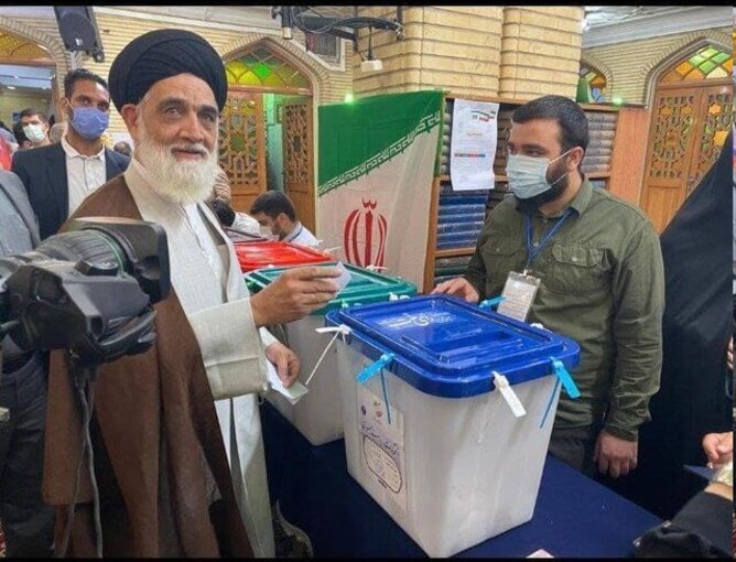 ماراتُن انتخاب هشتمین رئیس جمهور ایران آغاز شد/ صف‌های طولانی در دقایق ابتدایی رأی‌گیری / حضور یک چهره متفاوت در انتخابات + تصاویر، فیلم و حاشیه‌ها