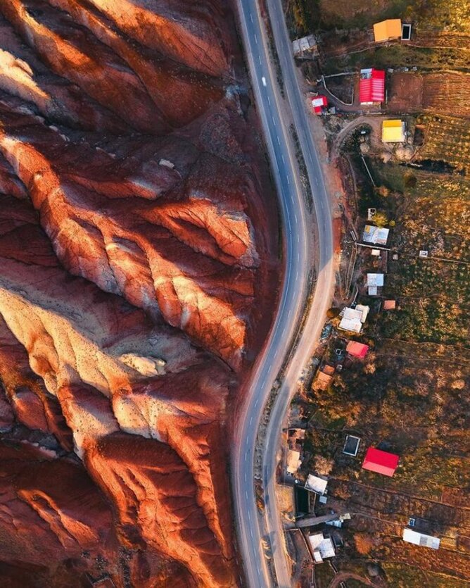 نمایی زیبا از کوه‌های رنگی سمنان + عکس