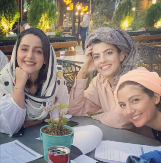 نازنین بیاتی در جمع دوستانش +عکس