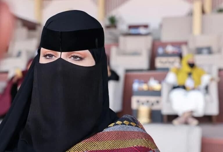 برای اولین بار عربستان سعودی؛ رژه و حضور زنان در جشنواره شتر + تصاویر