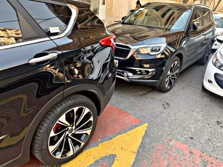 خودرویی که احمدرضا عابدزاده سوار می‌شود + تصاویر