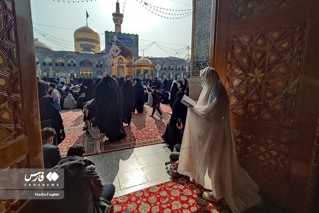 تحویل سال در جوار امام رئوف | حال و هوای حرم امام رضا(ع) در آستانه ۱۴۰۱