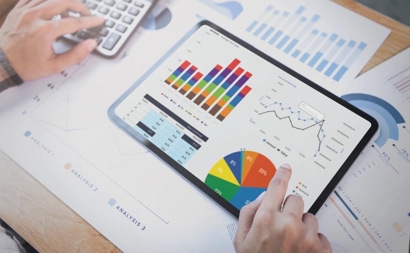 چه کسب و کارهایی به نرم افزار CRM نیاز دارند؟