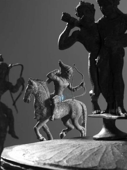 مجسمه بانوی سوارکار ایرانی با قدمت ٢٠٠٠سال